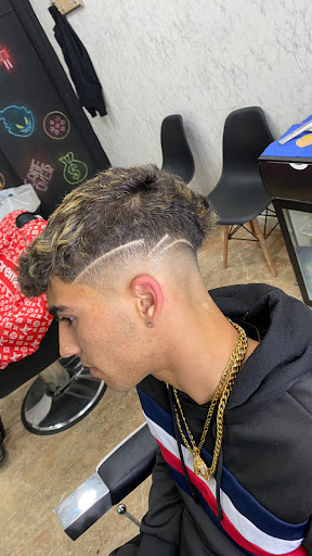 Crown Barber - Visual
