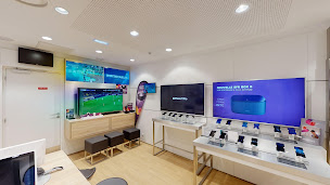 Photo n°12 de Boutique SFR Gien à Gien (Opérateur téléphonique)