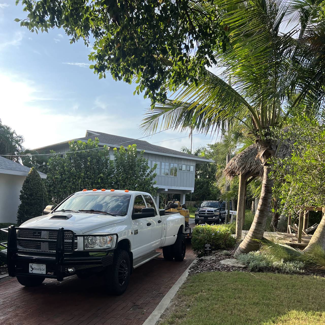 Sanchez Trimming Tree Service ,LLC LICENSES and INSURED Special for