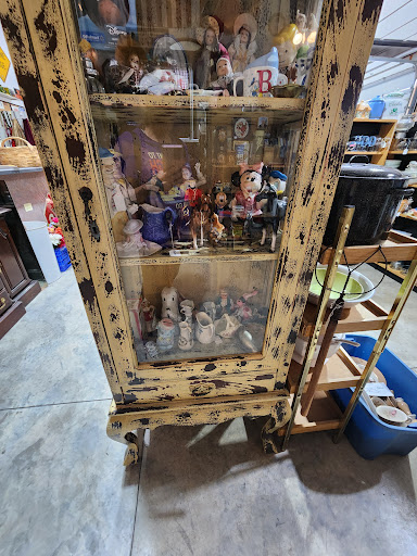 Route 66 Storage & Markets Gallery - United States