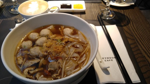 Greyhound Café