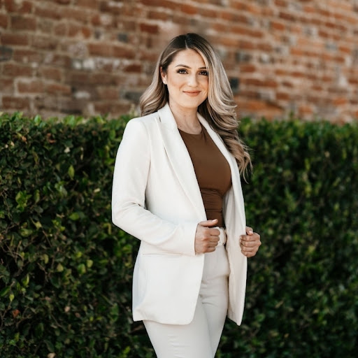 Geneva Corral | Realtor
