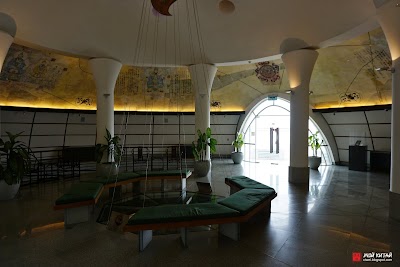 Photos of Kun Iam Statue