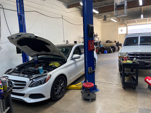 Lor's Garage Gallery - United States