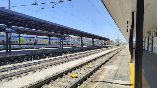 RADIOTAXI UDINE- TELEFONO C/O STAZIONE FF.SS