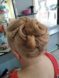 Photo n°9 de Corinne Bailleul Coiffure Mixte à Dunkerque (Salon de coiffure)