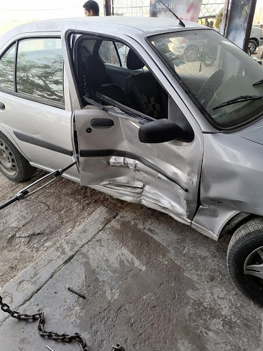 Taller De Hojalateria, Pintura Y Cristales Automotrices Gallery - Mexico