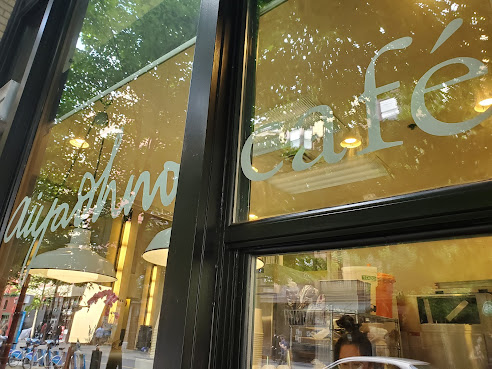 Aiyaohno Cafe by null