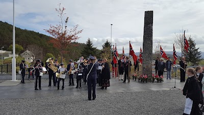Photos of Her&oslash;y Kyrkje