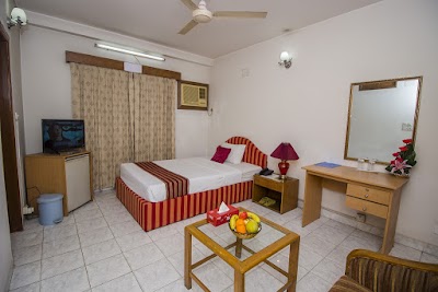 Photos of Laurel Hotel