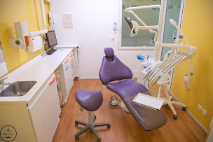 Photo n°1 de Dr Viviana CAPITANIO chirurgien-dentiste: exercice réservé à l'orthodontie à Paris à Paris (Orthodontiste)