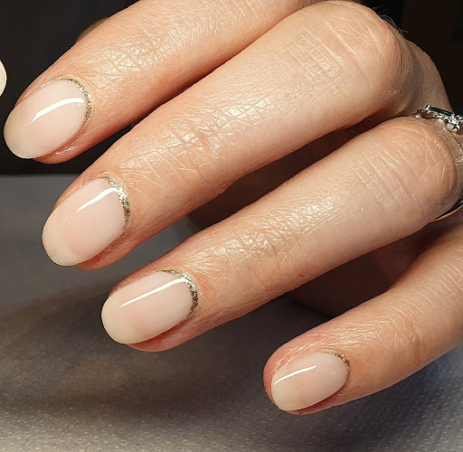 Bloom Nails - Visual