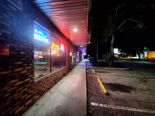 Dee's Place - Visual