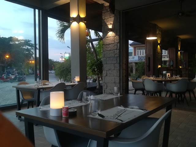 Signature Seafood & Grill