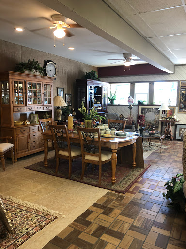 Unique Consignment - Thumbnail