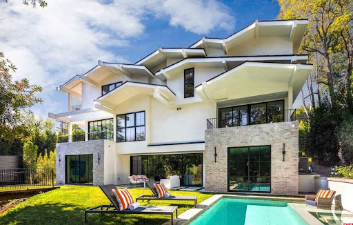 Rachel Krikorian with JohnHart Real Estate La Crescenta-Montrose Gallery - United States