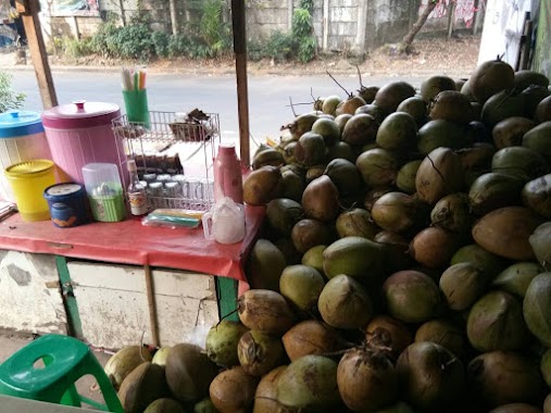 Depot Kelapa Muda Bang Mandor, Author: Mahmud Doank