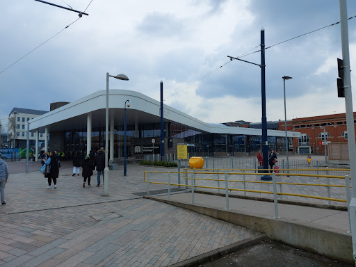 Select Convenience (JCR Ashton Bus Station) - Thumbnail