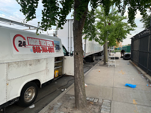24HR Mobile TRUCKs & Tires REPAIRS LLC. RoadSide Assistance/Roadside Service - Thumbnail