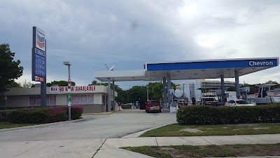 Photos of Chevron Tavernier