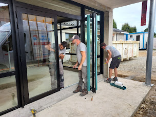 Photo n°32 de SOFED MENUISERIE ALUMINIUM & PVC (Concepteur - Fabricant - Installateur : fenêtres - portes - baies - portes fenêtres...) à Capbreton (Menuisier)