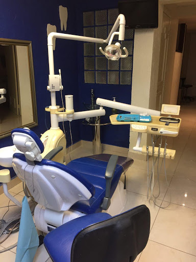 Clínica de Especialidades Dentales - Dr. Adolfo Berchelmann Cirujano Dentista - Thumbnail