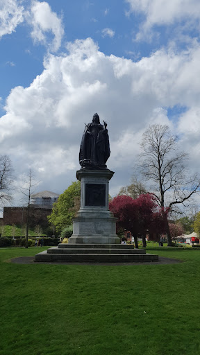 Queen Victoria Monument - United Kingdom