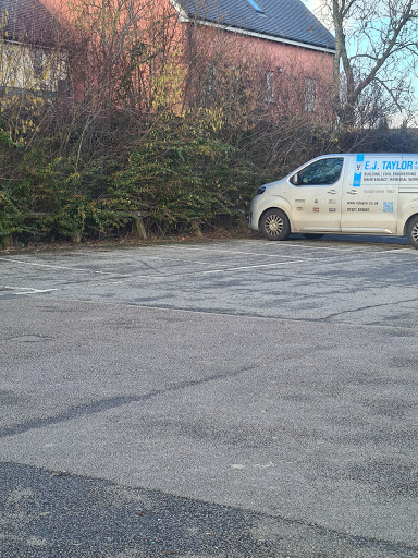 Stonards Hill Fairfield Rd Visitors Car Park Logo