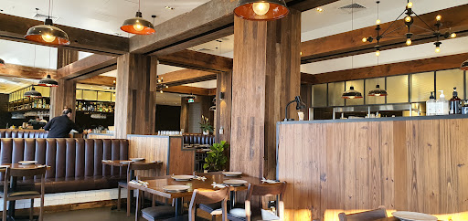 Kellys bar and grill - Miranda Logo