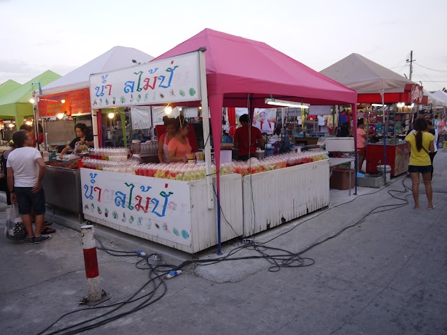 Thep Prasit Night Market