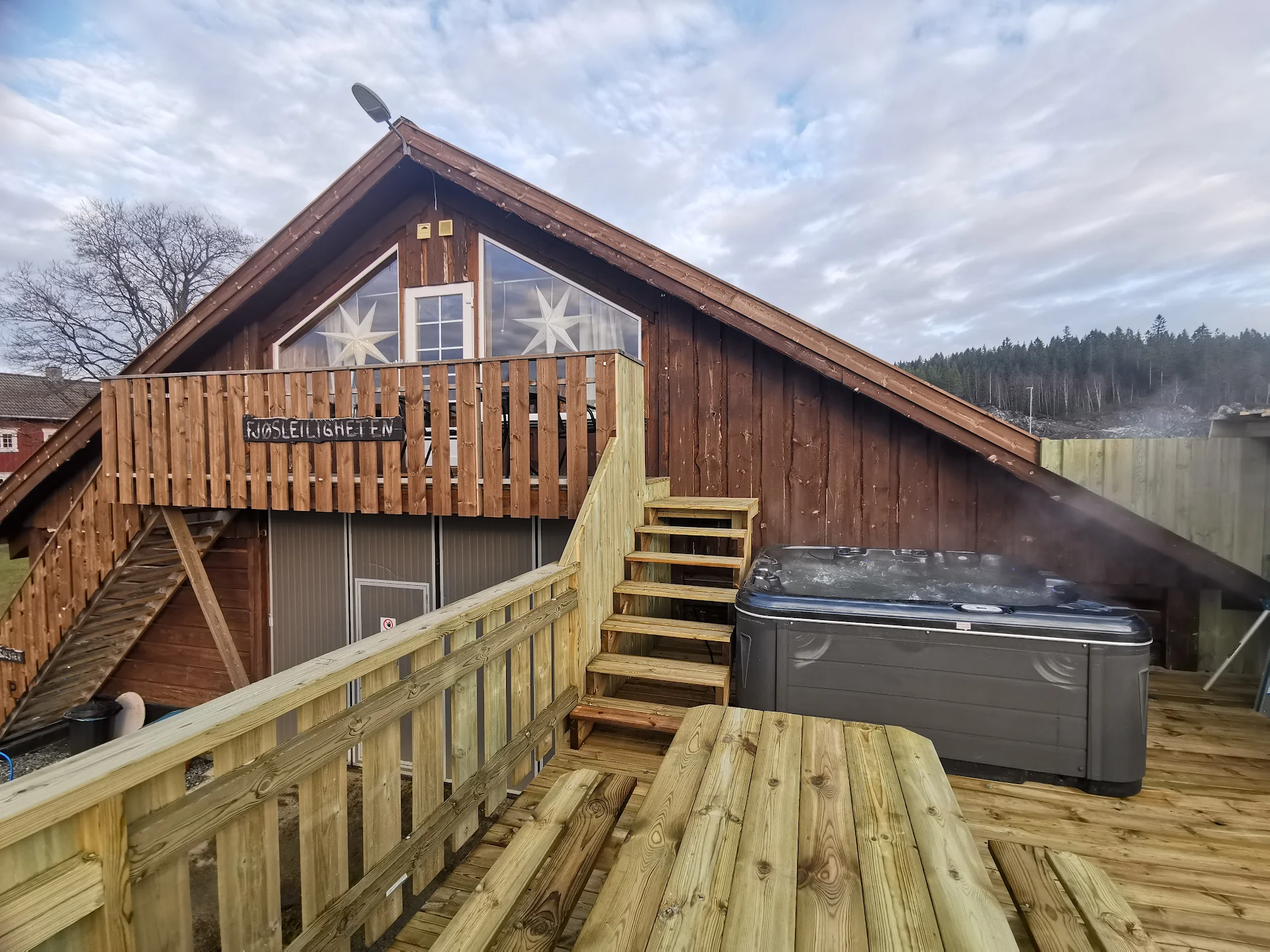 Hammer Gård - Overnatting, lokalmat og opplevelser