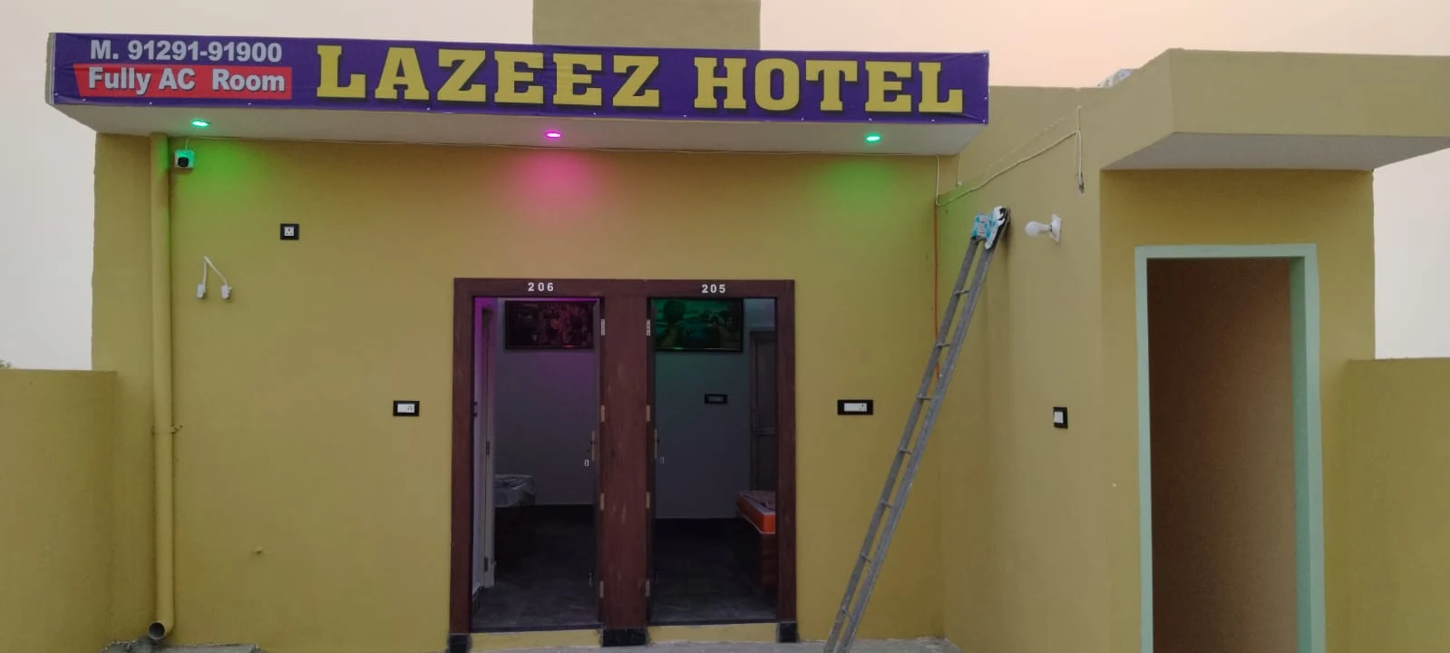 Hotel Lazeez - Stay Hotel & AC Rooms | Best Hotel in Barwala