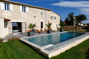 Photo n°1 de Mas de Colette à Meynes (Agence de location de maisons de vacances)