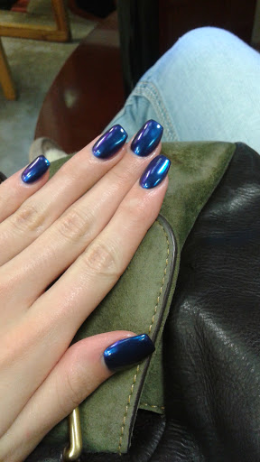 Tiny Nails & Spa - Visual