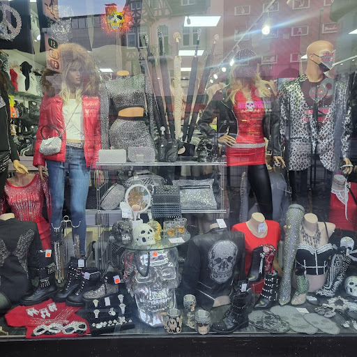 Merlin Stores - Visual