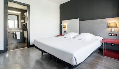 Photos of Hotel ILUNION Romareda