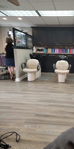Salon Debonair
