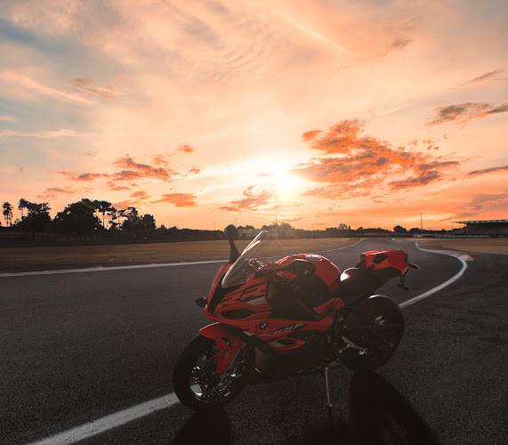 Commentaires et avis sur BMW Motorrad Préférence 64 Pau