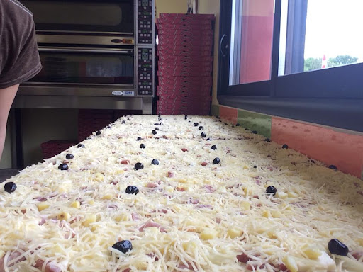 Photo 3 - Pizza Vaness