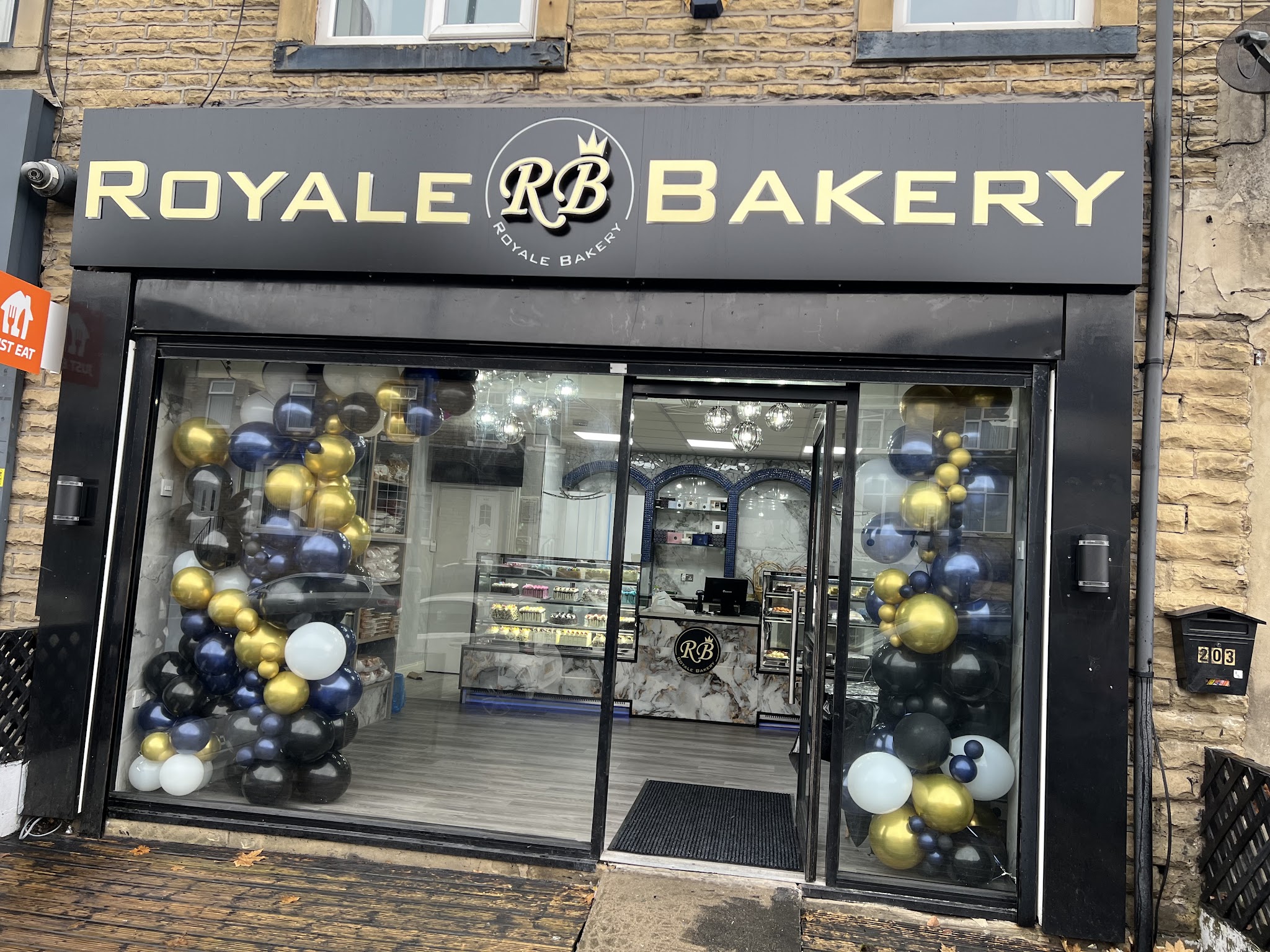 Royale Bakery - Cakes & Sweets - photo 1