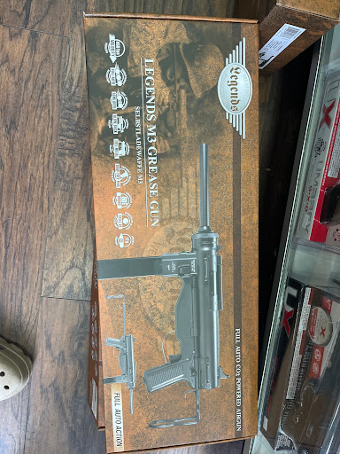LEE'S SPORTING GOODS - Thumbnail