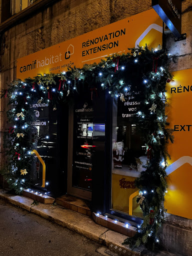 ✨ La vitrine de Noël est en place chez Camif Habitat...