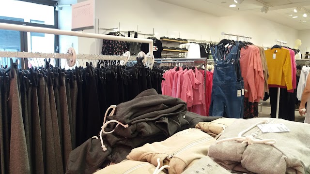H&M