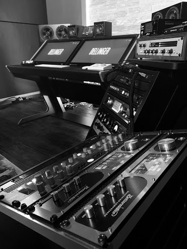 Dellinger Studio - Visual