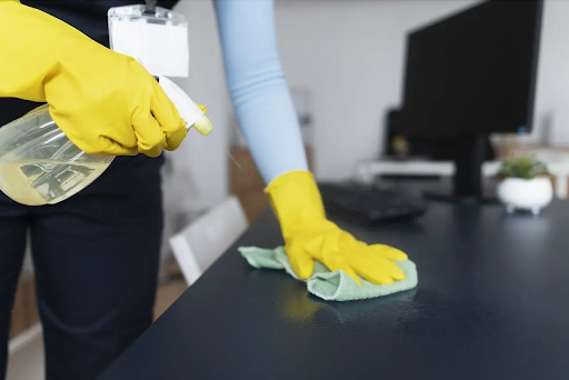 Pourquoi faire appel à une société de nettoyage spécialisée pour vos bureaux ?

Un environnement de trava...