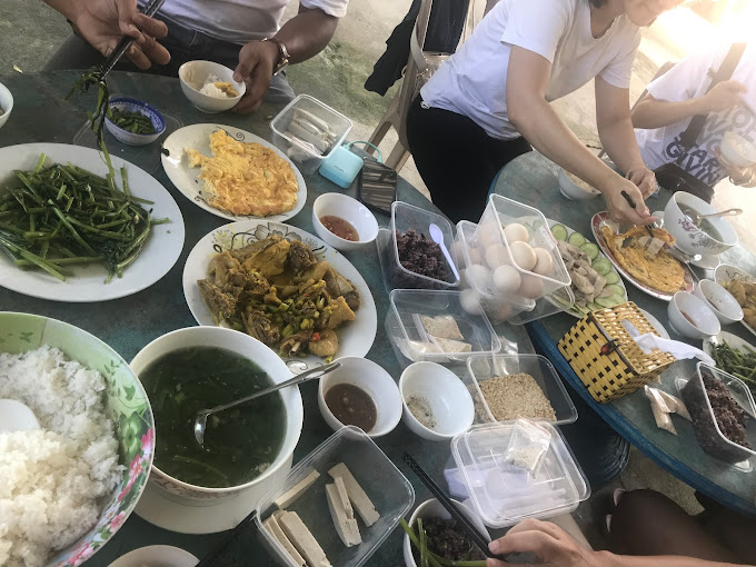 Quán Cơm Tấn Tấn