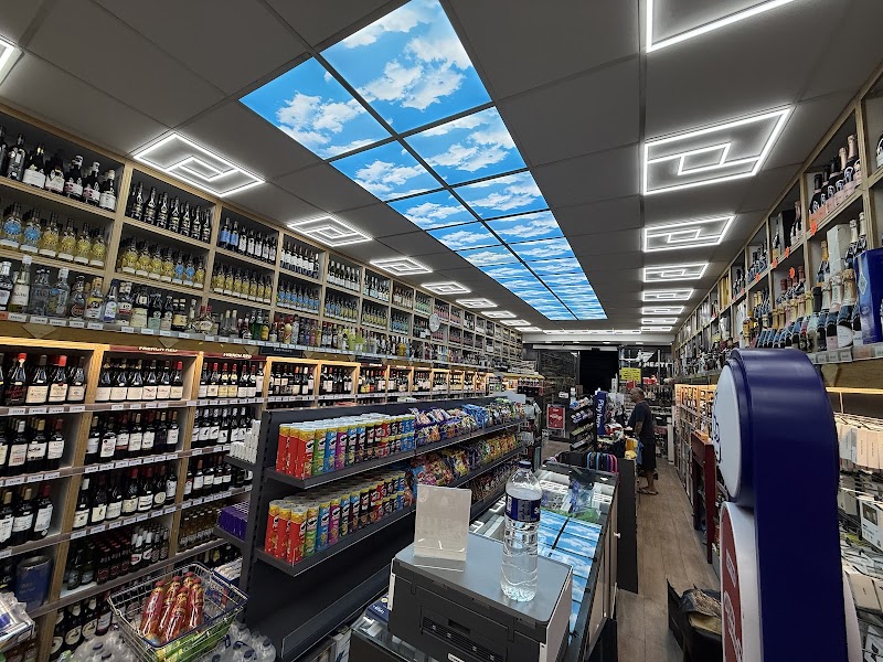 Wine & Vape Hub Kilburn photo 3