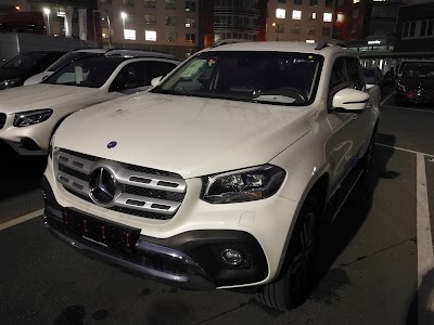Photos of Mercedes-Benz dealership in Nuremberg