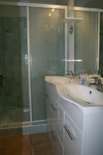 Photo de Gîte les Mimosas: location maison gîte avec piscine centre Var Chaine des Maures à Pignans (83790)