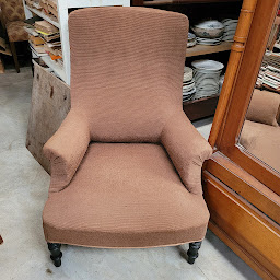 Photo n°4 de Brocante De Gisele FORICHON à Bessines-sur-Gartempe (Magasin d'ameublement et de décoration)